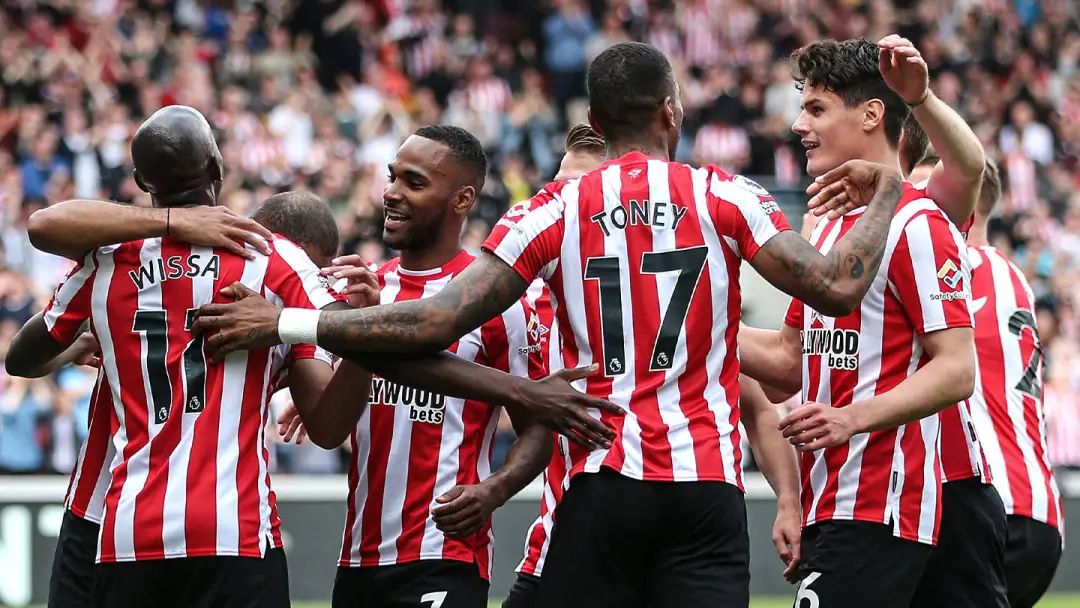 包含英格兰球队主场胜利，挺进意甲联赛的词条