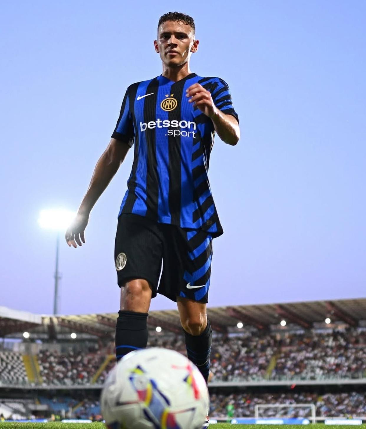 国际米兰战胜热那亚，迎来一场胜利的复苏