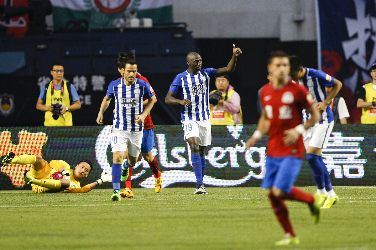 关于塞尔维亚队惊险出线，备受关注地将在国际足球赛场上争夺荣誉的信息