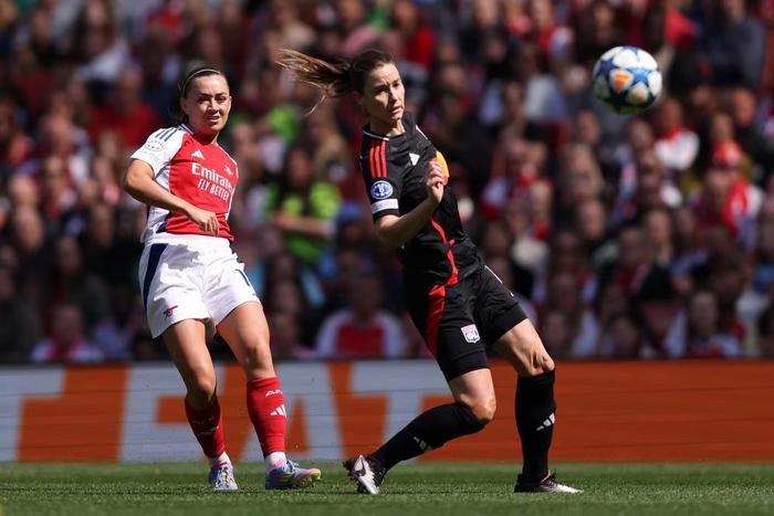 阿联酋女足赛场上突破性实力表现