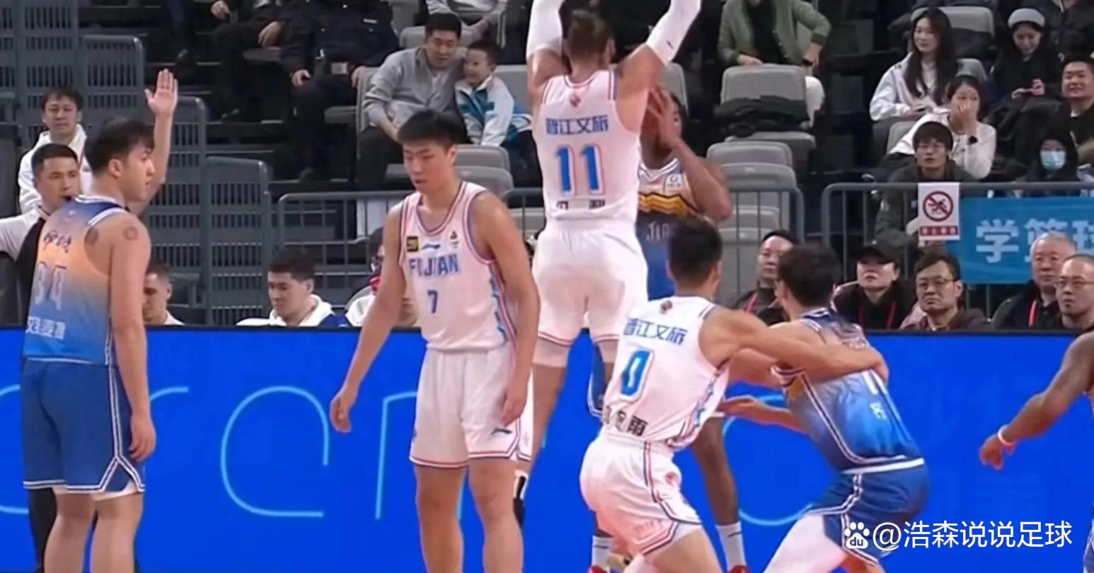 包含新疆男篮遭遇两连败，士气受到打击的词条