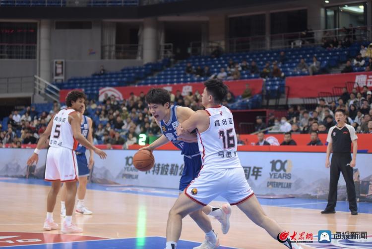 开云体育官方网站-青岛男篮主场大胜吉林队欲冲刺榜首的简单介绍