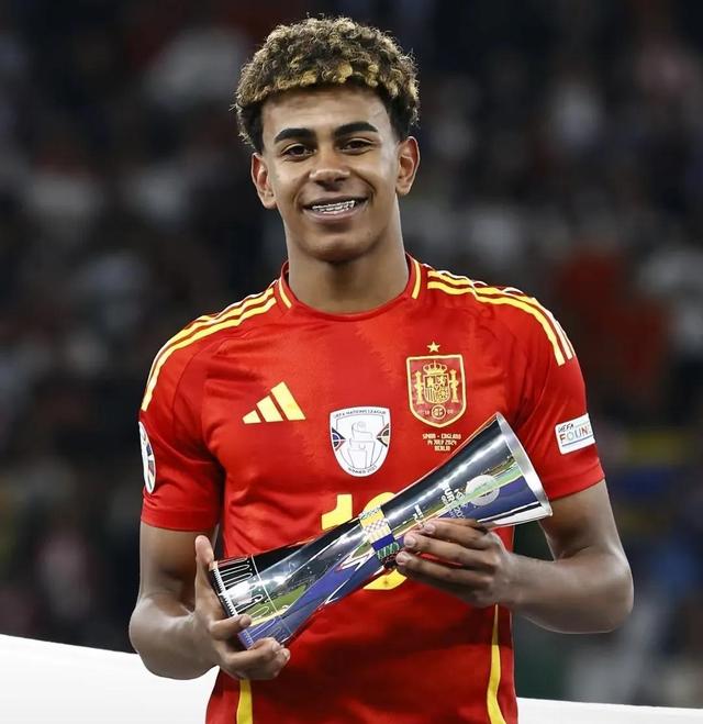 新生代球星崛起！本土年轻球员表现抢眼，球队未来可期的简单介绍