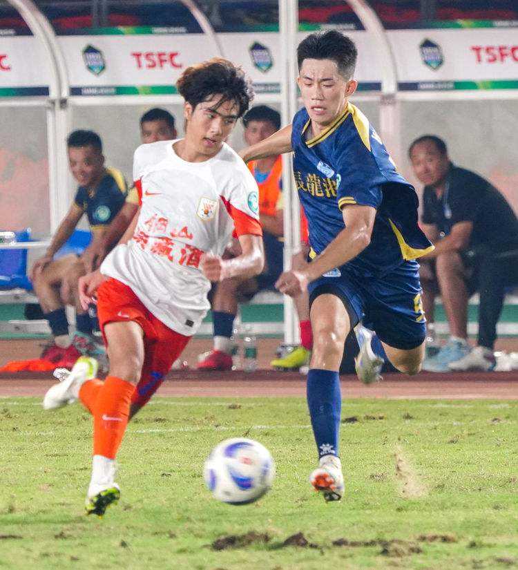 包含西亚劲旅战无不胜，实现横扫晋级半决赛的词条