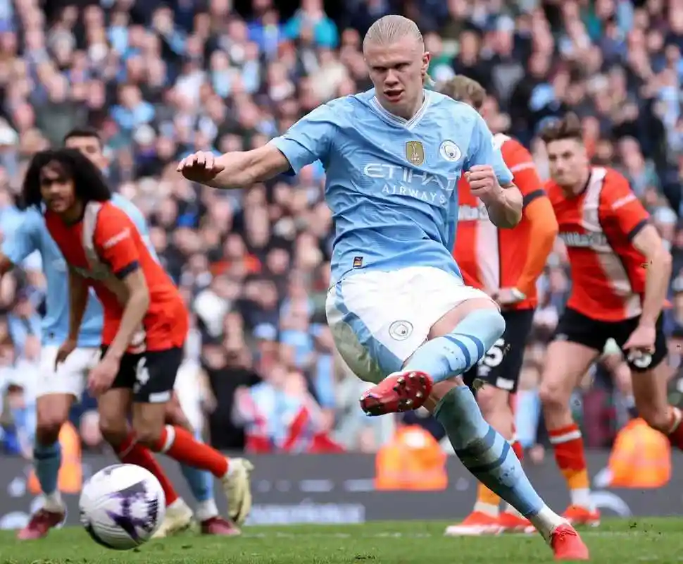 曼城-大胜布莱顿，夺得连胜