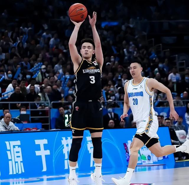 关于卫冕冠军实力浮现，连胜在望的信息