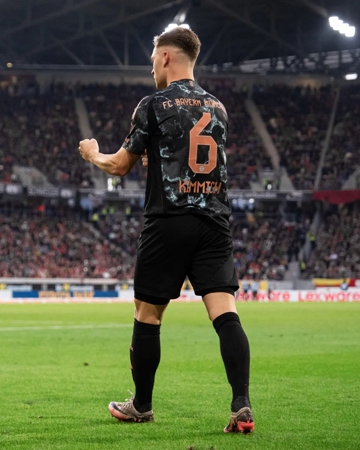 弗莱堡球员受伤退出本轮比赛，困扰主帅