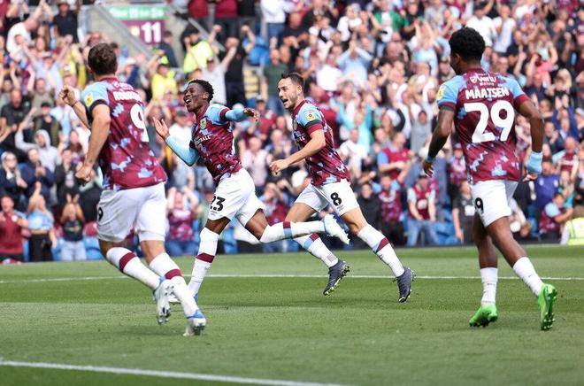 开云体育入口-包含布里斯托尔城战胜对手，连斩两连胜士气愈发旺盛的词条