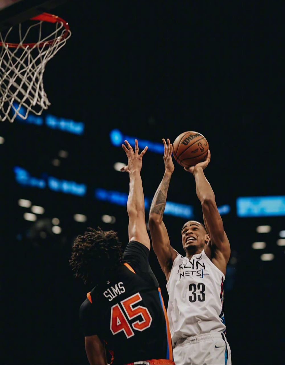 关于篮网主场大胜尼克斯，欧文29分领军的信息