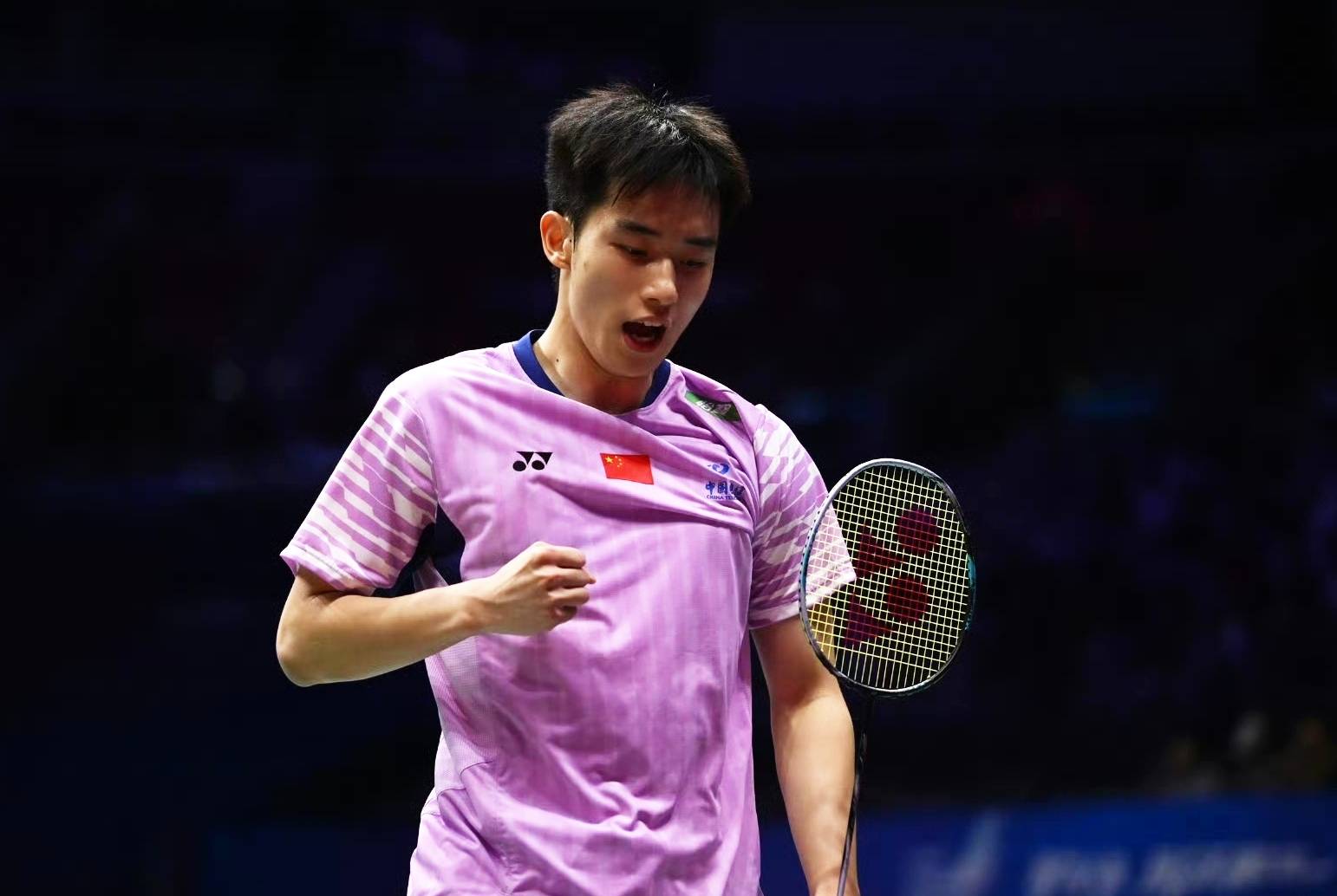 包含韩国羽毛球队鏖战中国羽毛球队，陶菲克统治全场的词条