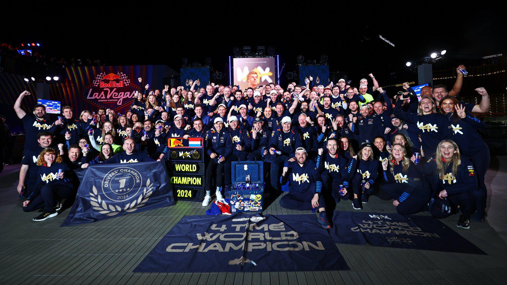 红牛车队险胜梅赛德斯，维斯塔潘惊艳四座