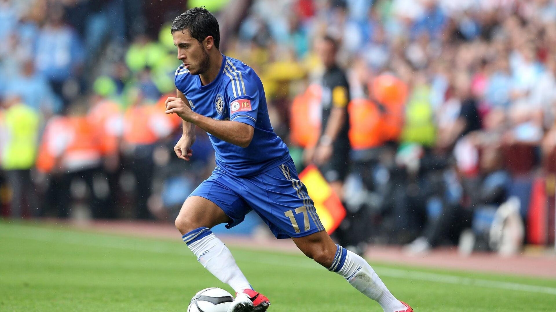 熄火的引擎，尖叫的迪巴拉，那晚我们为何为一个足球明星疯狂