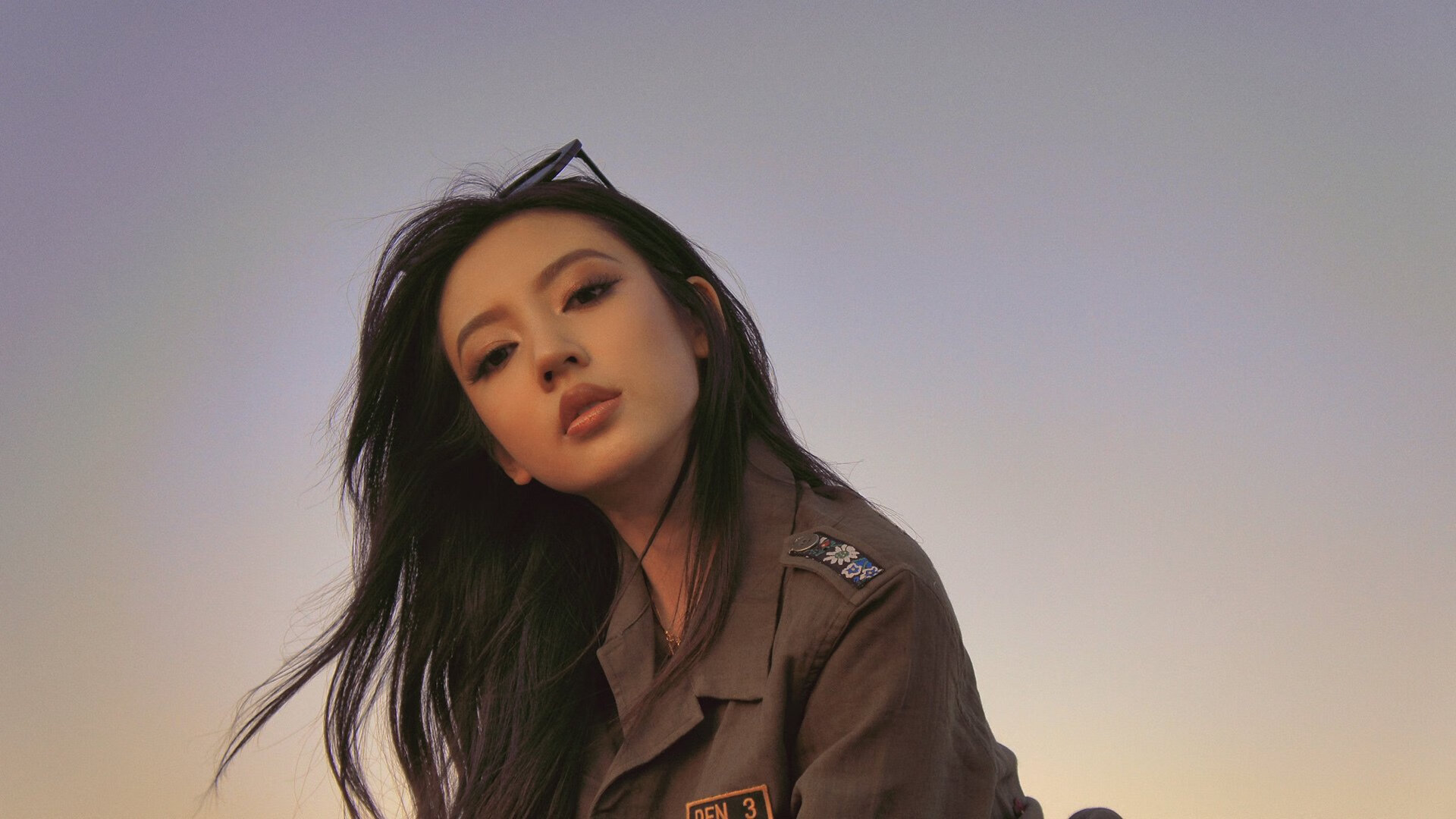 太阳火力全开压制独行侠，东契奇孤掌难鸣持续制造杀伤