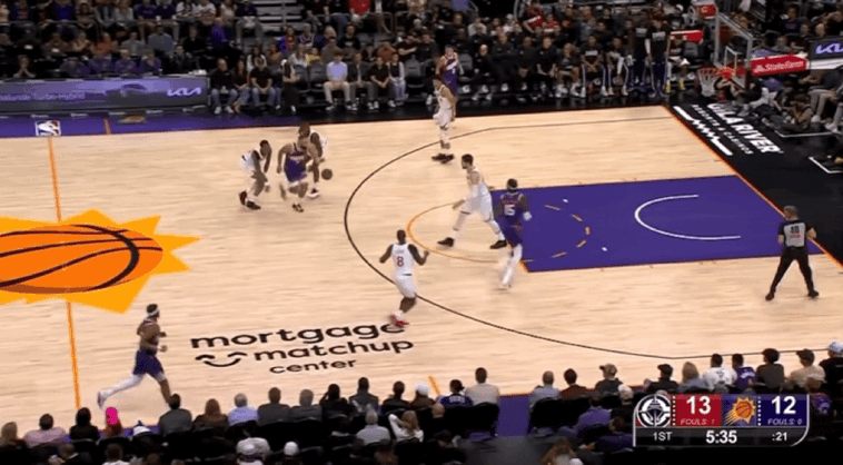 开云官网-快船击败太阳，拉文成为关键先生