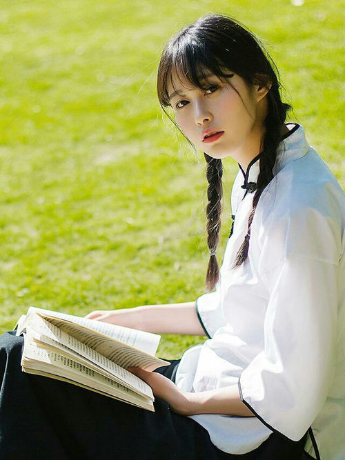 F1新赛季揭幕战之夜，詹姆斯彻底打爆防线