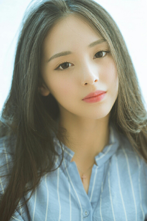 开云下载-双线争锋，德甲争冠战白热化，篮网正面击溃掘金展雄风