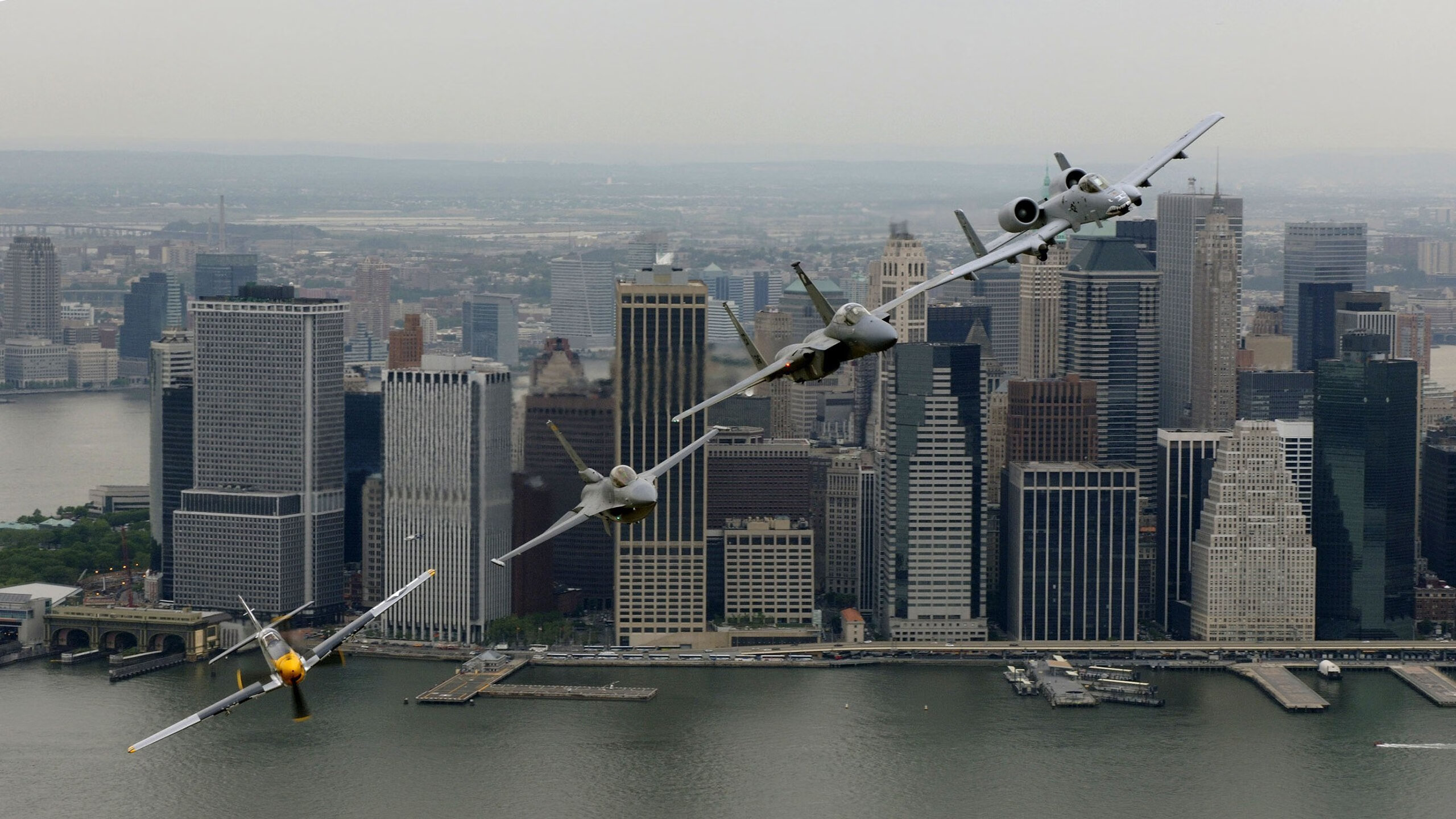 冷门与辉煌，丹麦爆冷塞内加尔，马丁内利在英超争冠中接管比赛